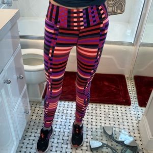 Nike patterned leggings in a size small